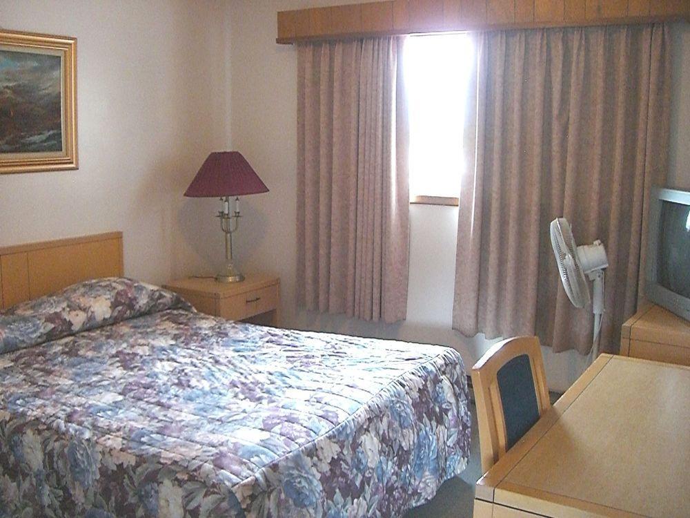 A-1 Alberni Inn Port Alberni Buitenkant foto