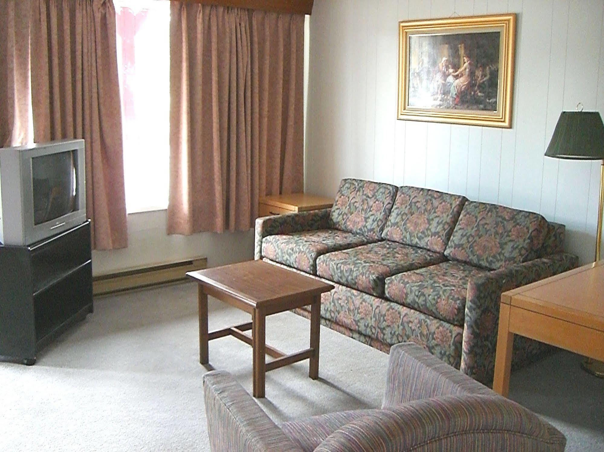 A-1 Alberni Inn Port Alberni Buitenkant foto
