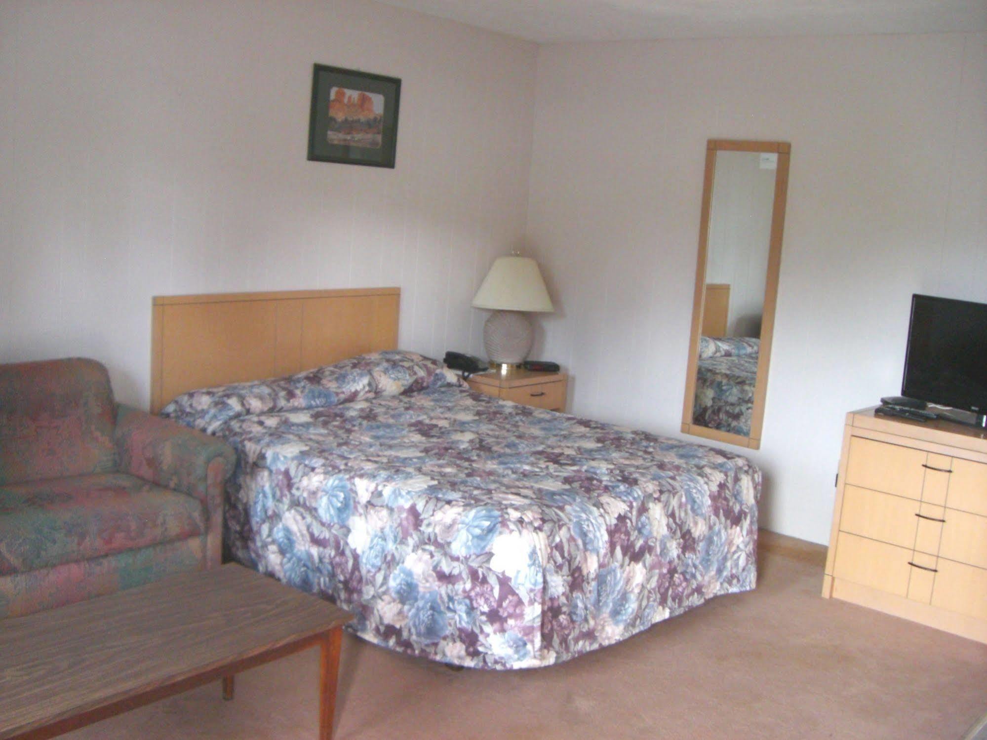 A-1 Alberni Inn Port Alberni Buitenkant foto